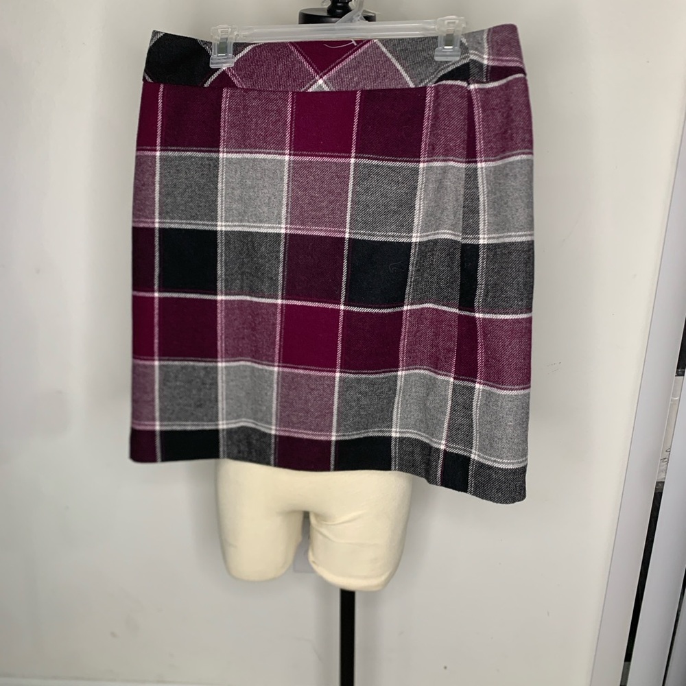 Talbots Plaid Women's Skirt in Burgundy and Gray size 12P like new